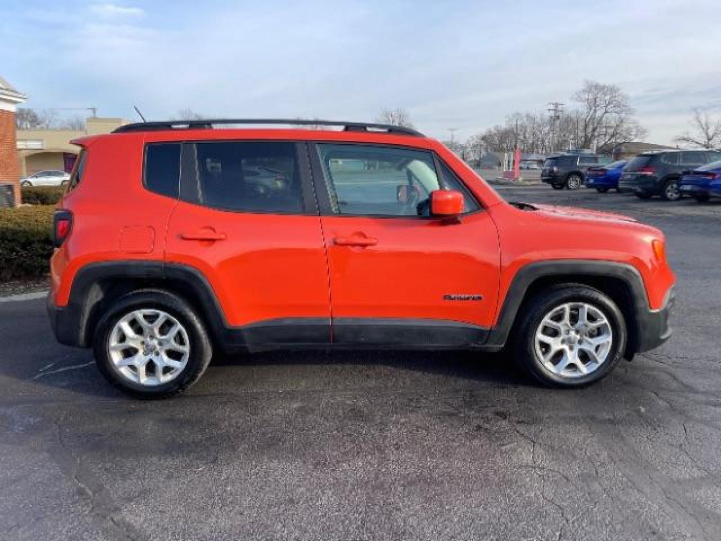 2015 Omaha Orange Jeep Renegade Latitude FWD (ZACCJABT6FP) with an 2.4L L4 DOHC 16V engine, 6-Speed Manual transmission, located at 1184 Kauffman Ave, Fairborn, OH, 45324, (937) 908-9800, 39.807072, -84.030914 - Photo#5