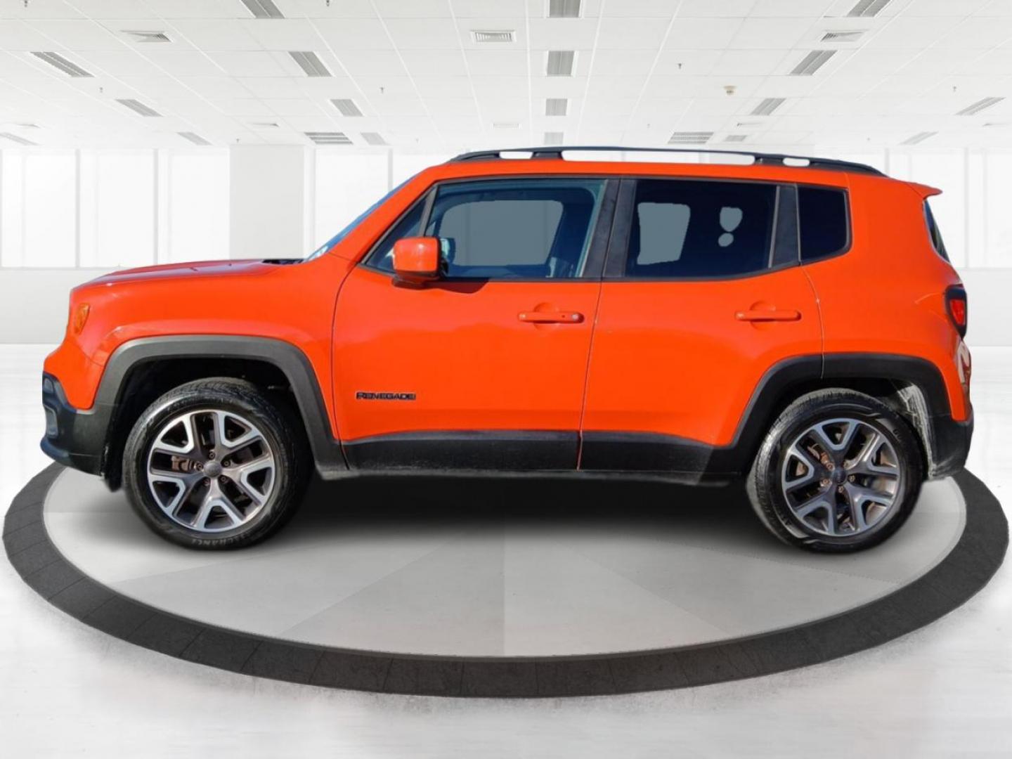 2015 Jeep Renegade Latitude 4WD (ZACCJBBT0FP) with an 2.4L L4 DOHC 16V engine, 6-Speed Manual transmission, located at 1951 S Dayton Lakeview Rd., New Carlisle, OH, 45344, (937) 908-9800, 39.890999, -84.050255 - 2015 Jeep Renegade Latitude 4WD - Photo#4