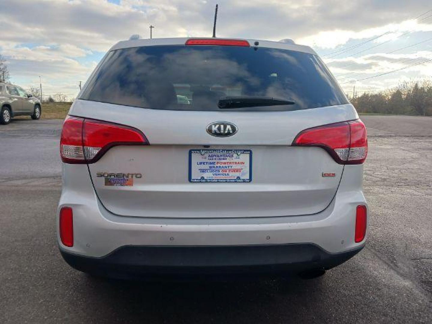 2015 Titanium Silver Kia Sorento LX AWD (5XYKTCA66FG) with an 2.4L L4 DOHC 16V engine, 6-Speed Automatic transmission, located at 401 Woodman Dr, Riverside, OH, 45431, (937) 908-9800, 39.760899, -84.123421 - Photo#5