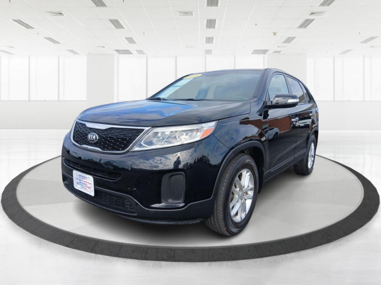 2015 Ebony Black Kia Sorento LX 2WD (5XYKT3A68FG) with an 2.4L L4 DOHC 16V engine, 6-Speed Automatic transmission, located at 8750 N County Rd 25A, Piqua, OH, 45356, (937) 908-9800, 40.164391, -84.232513 - Photo#7