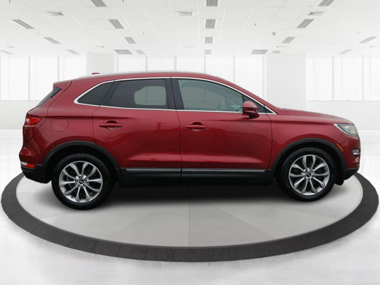 2015 Lincoln MKC AWD (5LMCJ2A9XFU) with an 2.0L L4 DOHC 16V engine, 6-Speed Automatic transmission, located at 8750 N County Rd 25A, Piqua, OH, 45356, (937) 908-9800, 40.164391, -84.232513 - 2015 Lincoln MKC AWD - Photo#1