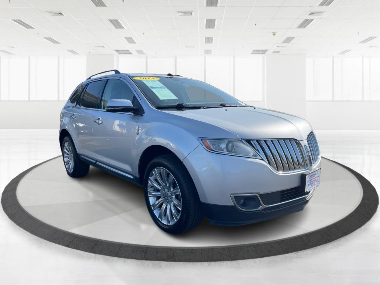 2015 Ingot Silver Metallic Lincoln MKX (2LMDJ8JK1FB) with an 3.7L V6 DOHC 24V engine, 6-Speed Automatic transmission, located at 1099 N County Rd 25A , Troy, OH, 45373, (937) 908-9800, 40.057079, -84.212883 - Photo#0