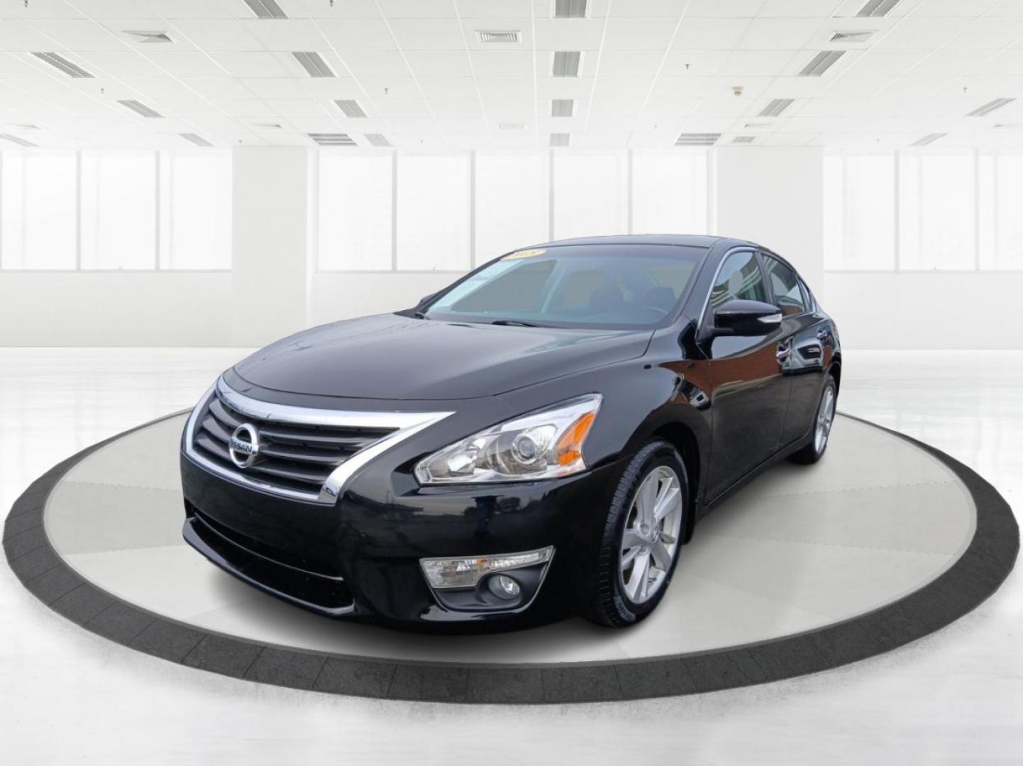 2015 Super Black Nissan Altima 2.5 S (1N4AL3AP8FC) with an 2.5L L4 DOHC 16V engine, Continuously Variable Transmission transmission, located at 880 E. National Road, Vandalia, OH, 45377, (937) 908-9800, 39.891918, -84.183594 - Photo#7