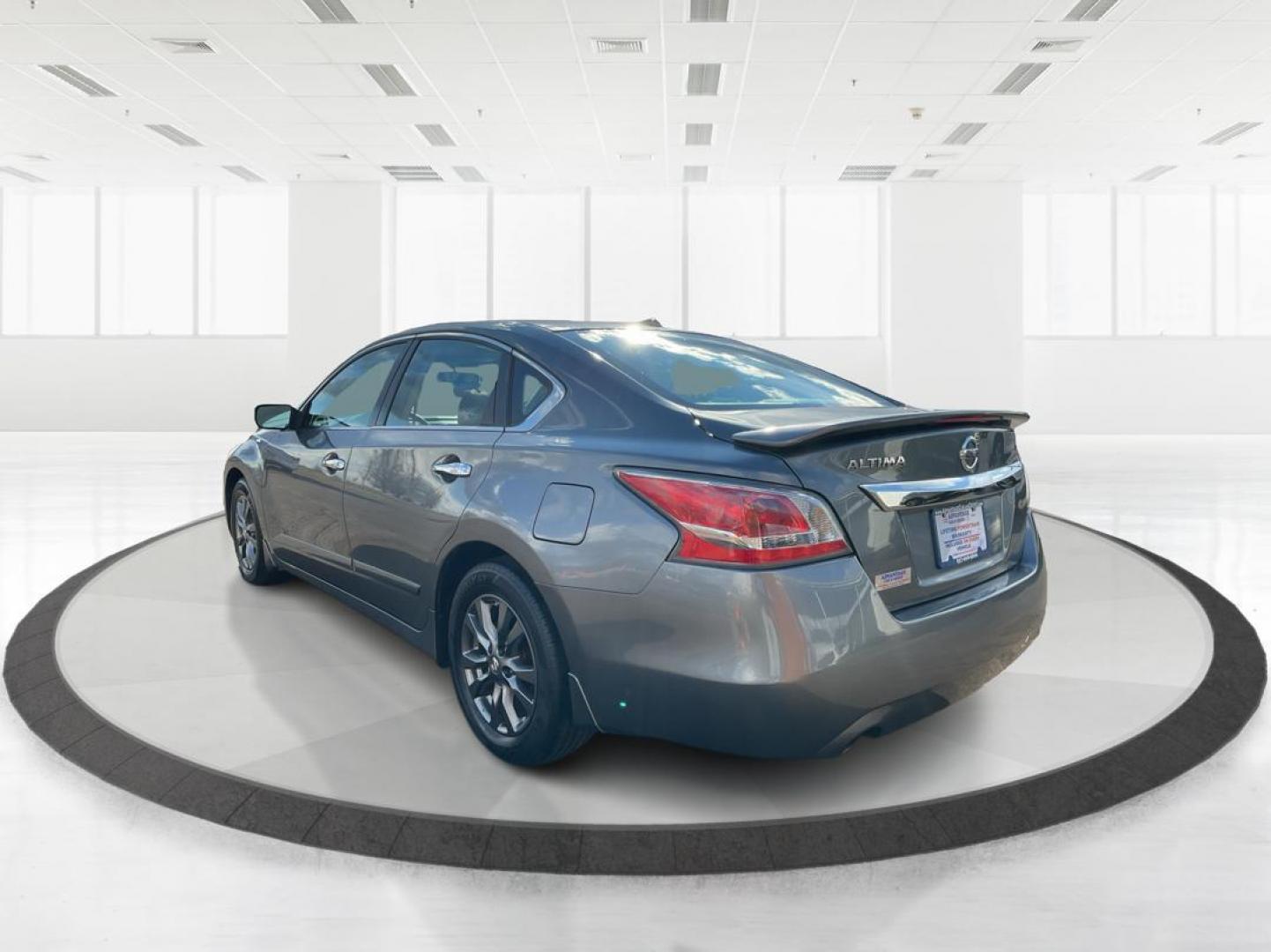 2015 Nissan Altima 2.5 S (1N4AL3AP5FN) with an Other engine, located at 401 Woodman Dr, Riverside, OH, 45431, (937) 908-9800, 39.760899, -84.123421 - Photo#4