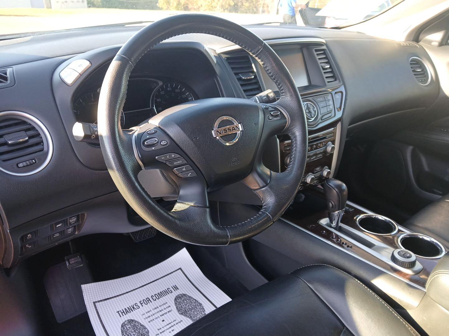 2015 Nissan Pathfinder SL 4WD (5N1AR2MM7FC) with an 3.5L V6 DOHC 24V engine, Continuously Variable Transmission transmission, located at 8750 N County Rd 25A, Piqua, OH, 45356, (937) 908-9800, 40.164391, -84.232513 - Third Row - Photo#8