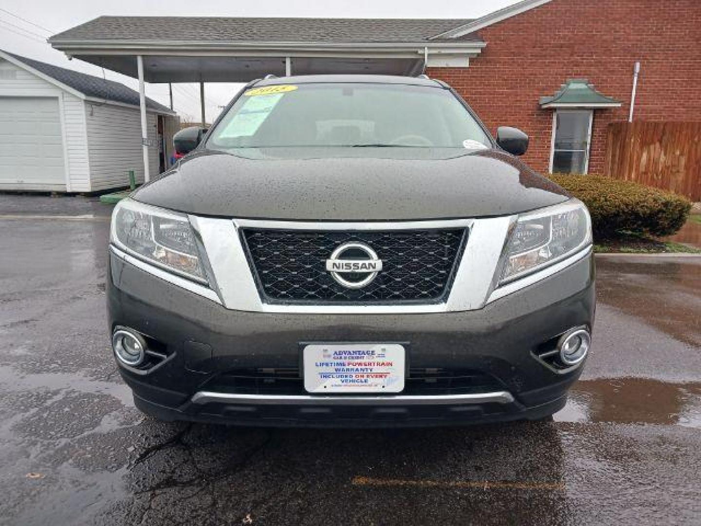 2015 Gun Metallic Nissan Pathfinder Platinum 4WD (5N1AR2MM3FC) with an 3.5L V6 DOHC 24V engine, Continuously Variable Transmission transmission, located at 880 E. National Road, Vandalia, OH, 45377, (937) 908-9800, 39.891918, -84.183594 - Photo#1