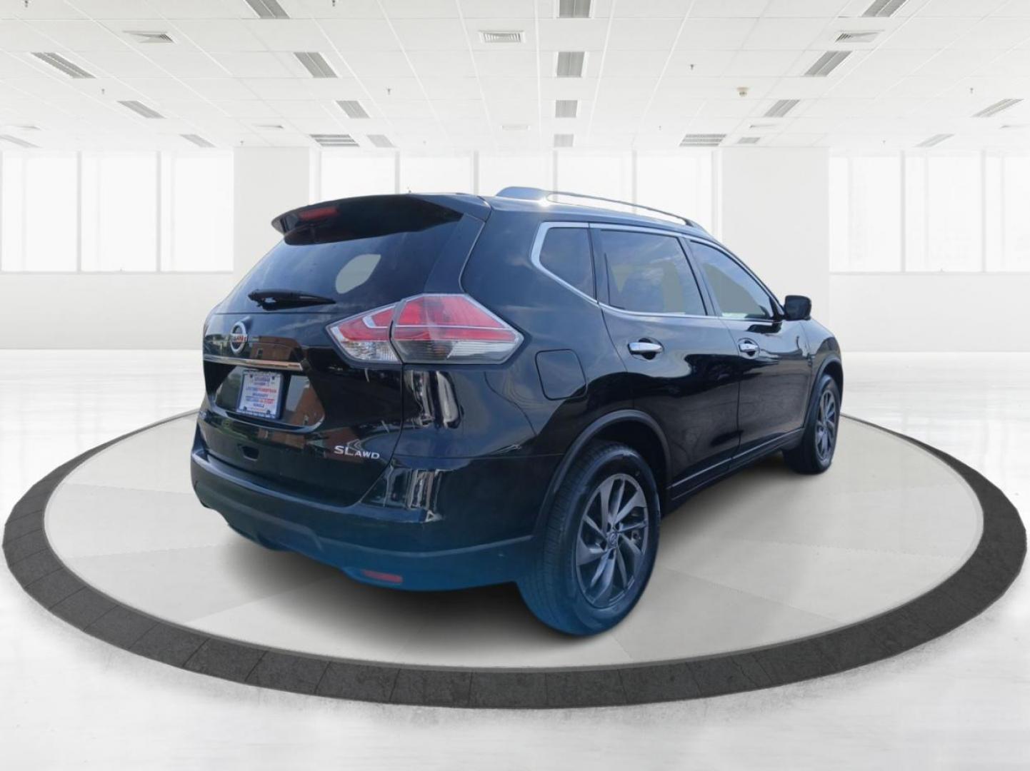 2015 Super Black Nissan Rogue S AWD (5N1AT2MV0FC) with an 2.5L L4 DOHC 16V engine, Continuously Variable Transmission transmission, located at 4508 South Dixie Dr, Moraine, OH, 45439, (937) 908-9800, 39.689976, -84.218452 - Photo#2