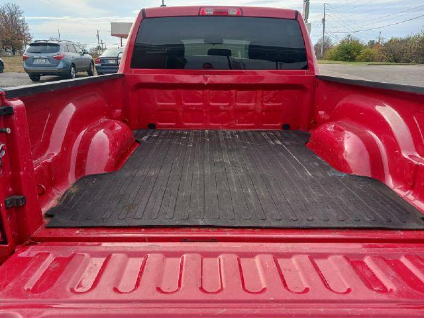 2015 Red RAM 1500 Tradesman Quad Cab 4WD (1C6RR7FT3FS) with an 5.7L V8 OHV 16V engine, 8-Speed Automatic transmission, located at 1184 Kauffman Ave, Fairborn, OH, 45324, (937) 908-9800, 39.807072, -84.030914 - Photo#6