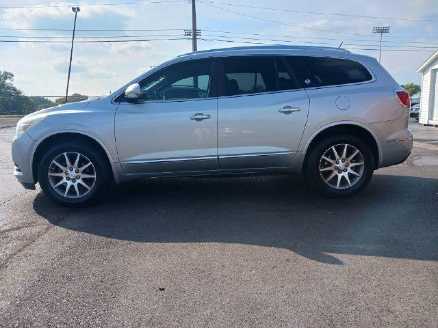 2016 Sparkling Silver Metallic Buick Enclave Leather FWD (5GAKRBKDXGJ) with an 3.6L V6 DOHC 24V engine, 6-Speed Automatic Overdrive transmission, located at 1099 N County Rd 25A , Troy, OH, 45373, (937) 908-9800, 40.057079, -84.212883 - Photo#3