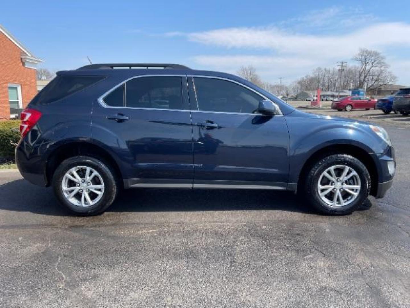 2016 Chevrolet Equinox LT 2WD (2GNALCEK8G1) with an 2.4L L4 DOHC 16V FFV engine, 6-Speed Automatic transmission, located at 1099 N County Rd 25A , Troy, OH, 45373, (937) 908-9800, 40.057079, -84.212883 - 2016 Chevrolet Equinox LT 2WD - Photo#17