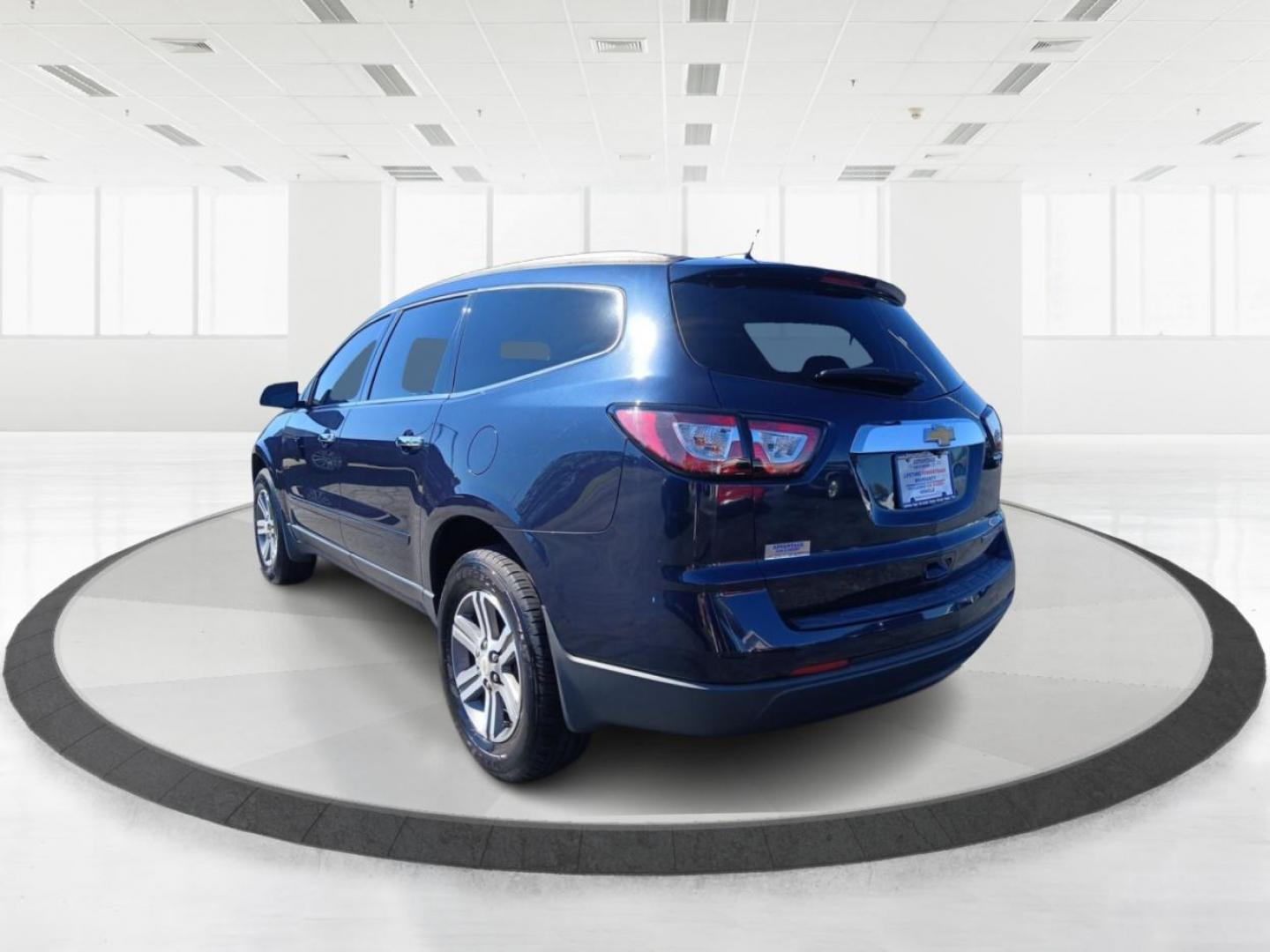 2016 Blue Chevrolet Traverse 1LT FWD (1GNKRGKD4GJ) with an 3.6L V6 DOHC 24V engine, 6A transmission, located at 1184 Kauffman Ave, Fairborn, OH, 45324, (937) 908-9800, 39.807072, -84.030914 - Photo#4