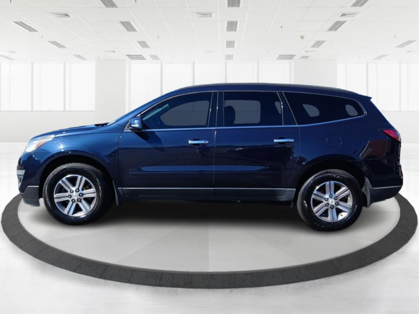 2016 Blue Chevrolet Traverse 1LT FWD (1GNKRGKD4GJ) with an 3.6L V6 DOHC 24V engine, 6A transmission, located at 1184 Kauffman Ave, Fairborn, OH, 45324, (937) 908-9800, 39.807072, -84.030914 - Photo#5