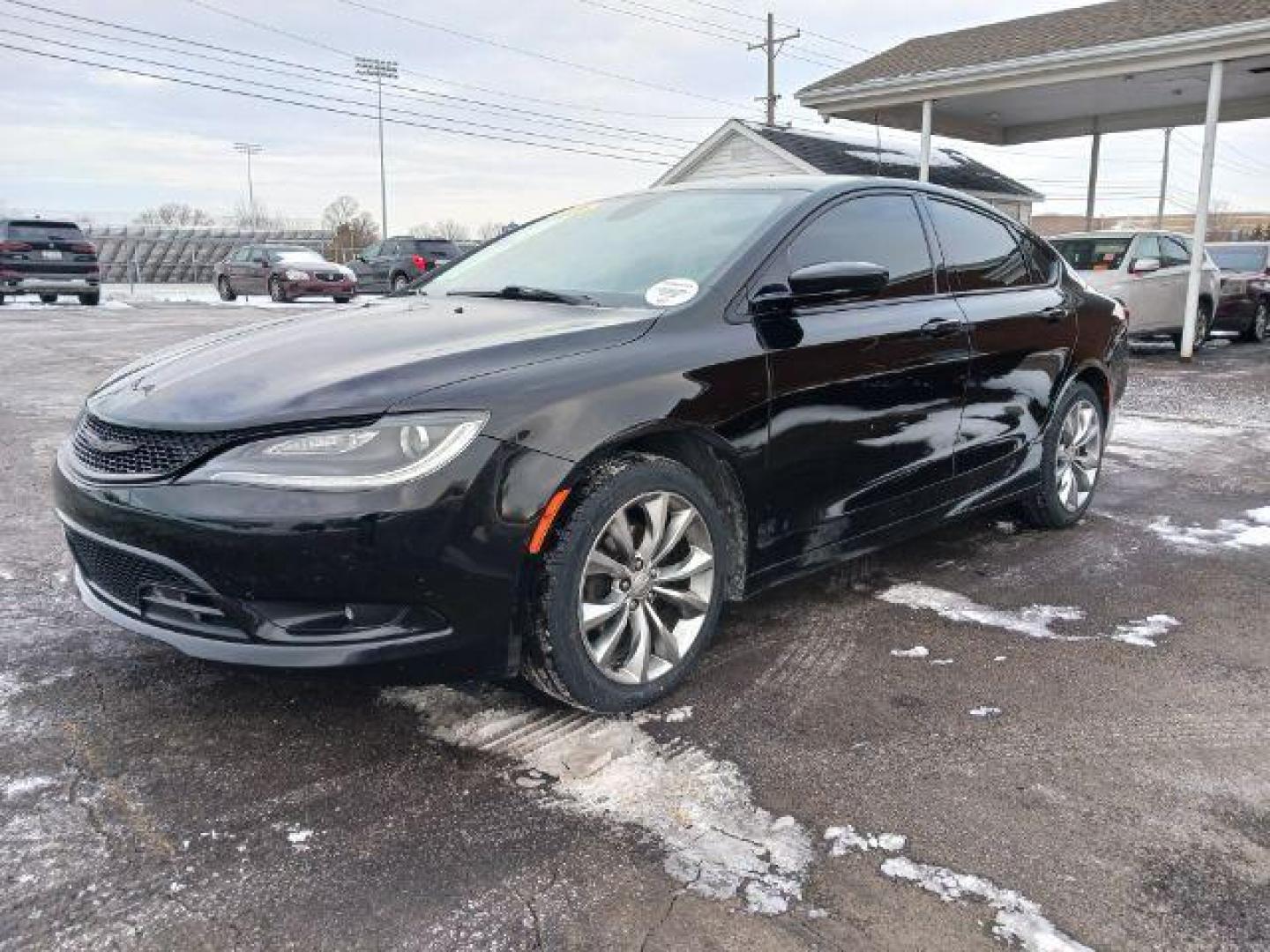 2016 Black Clear Coat Chrysler 200 S (1C3CCCBB9GN) with an 2.4L L4 DOHC 16V engine, 9-Speed Automatic transmission, located at 1099 N County Rd 25A , Troy, OH, 45373, (937) 908-9800, 40.057079, -84.212883 - Photo#2