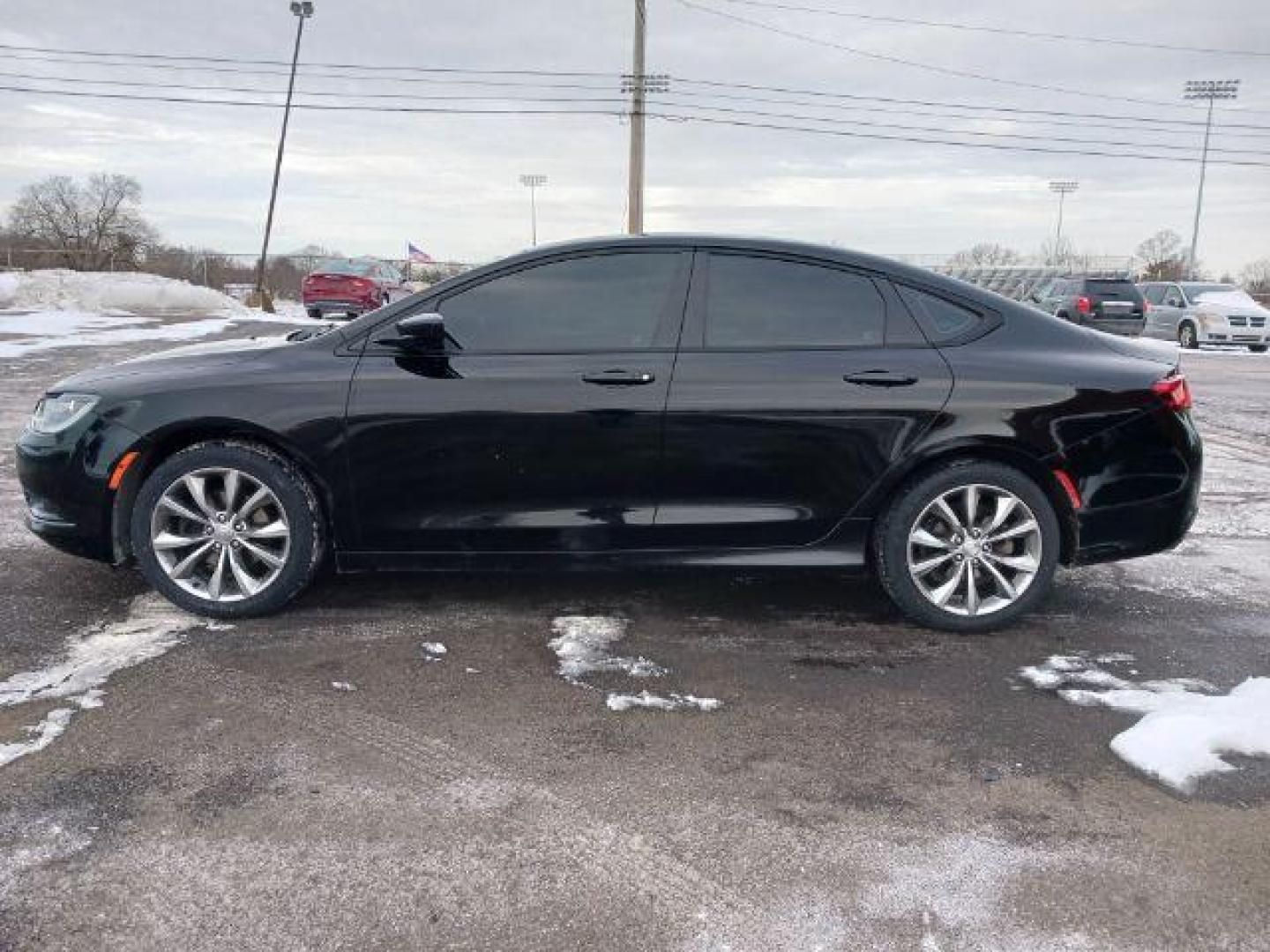 2016 Black Clear Coat Chrysler 200 S (1C3CCCBB9GN) with an 2.4L L4 DOHC 16V engine, 9-Speed Automatic transmission, located at 1099 N County Rd 25A , Troy, OH, 45373, (937) 908-9800, 40.057079, -84.212883 - Photo#3