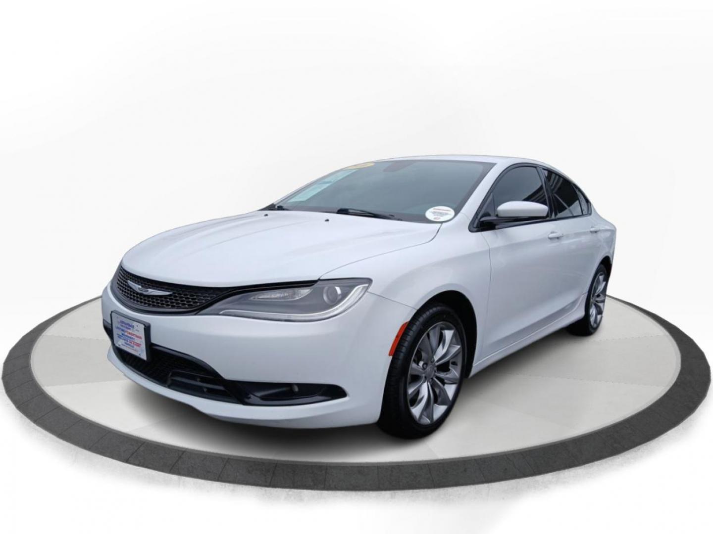 2016 Bright White Clear Coat Chrysler 200 S (1C3CCCBB3GN) with an 2.4L L4 DOHC 16V engine, 9A transmission, located at 8750 N County Rd 25A, Piqua, OH, 45356, (937) 908-9800, 40.164391, -84.232513 - Photo#7