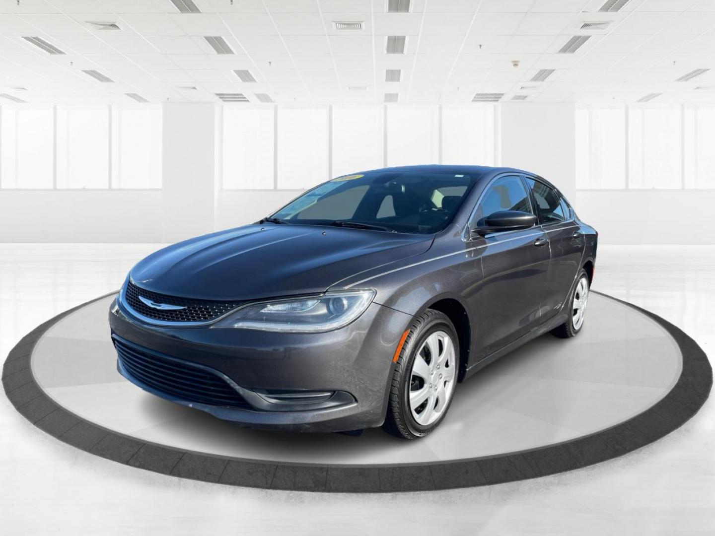 2016 Granite Crystal Metallic Clear Coat Chrysler 200 LX (1C3CCCFB4GN) with an 2.4L L4 DOHC 16V engine, 9A transmission, located at 1230 East Main St, Xenia, OH, 45385, (937) 908-9800, 39.688026, -83.910172 - Photo#7