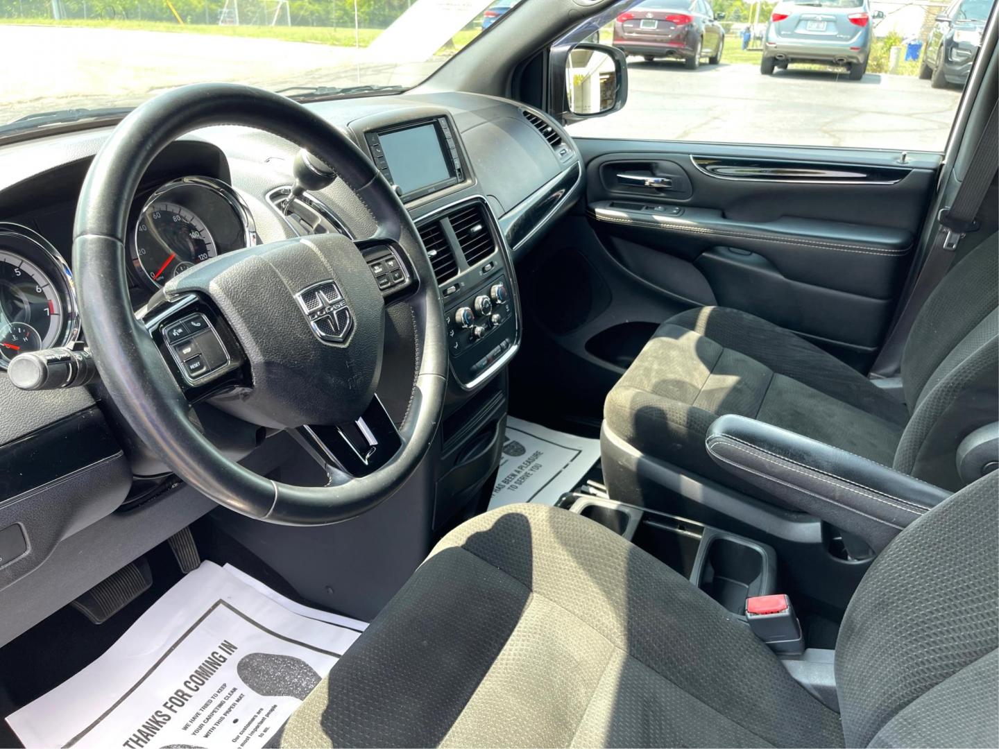 2016 Bright White Clear Coat Dodge Grand Caravan (2C4RDGBG8GR) with an 3.6L V6 DOHC 24V engine, 6-Speed Automatic transmission, located at 880 E. National Road, Vandalia, OH, 45377, (937) 908-9800, 39.891918, -84.183594 - Photo#8