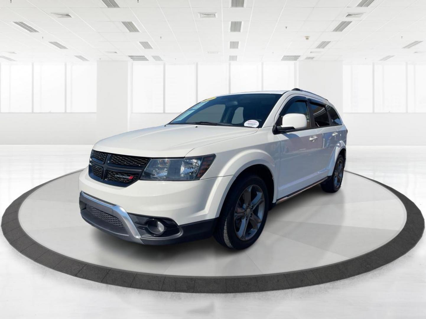 2016 White Dodge Journey Crossroad FWD (3C4PDCGG6GT) with an 3.6L V6 DOHC 24V engine, 6-Speed Automatic transmission, located at 1184 Kauffman Ave, Fairborn, OH, 45324, (937) 908-9800, 39.807072, -84.030914 - Photo#7