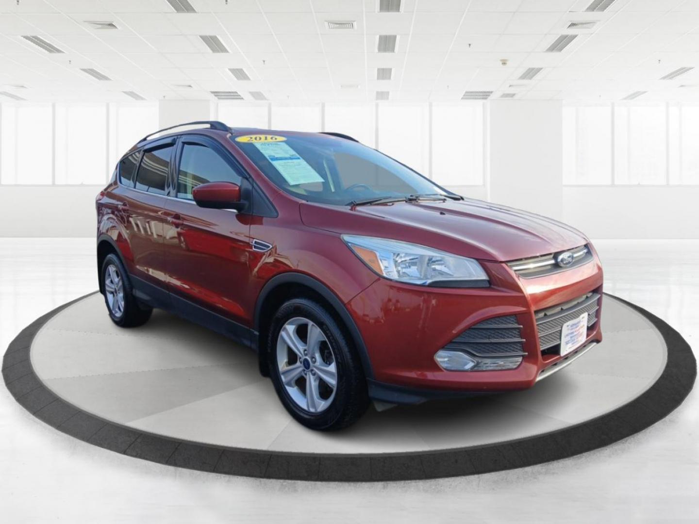 2016 Sunset Metallic Ford Escape SE 4WD (1FMCU9G95GU) with an 2.0L L4 DOHC 16V engine, 6-Speed Automatic transmission, located at 4508 South Dixie Dr, Moraine, OH, 45439, (937) 908-9800, 39.689976, -84.218452 - Photo#5