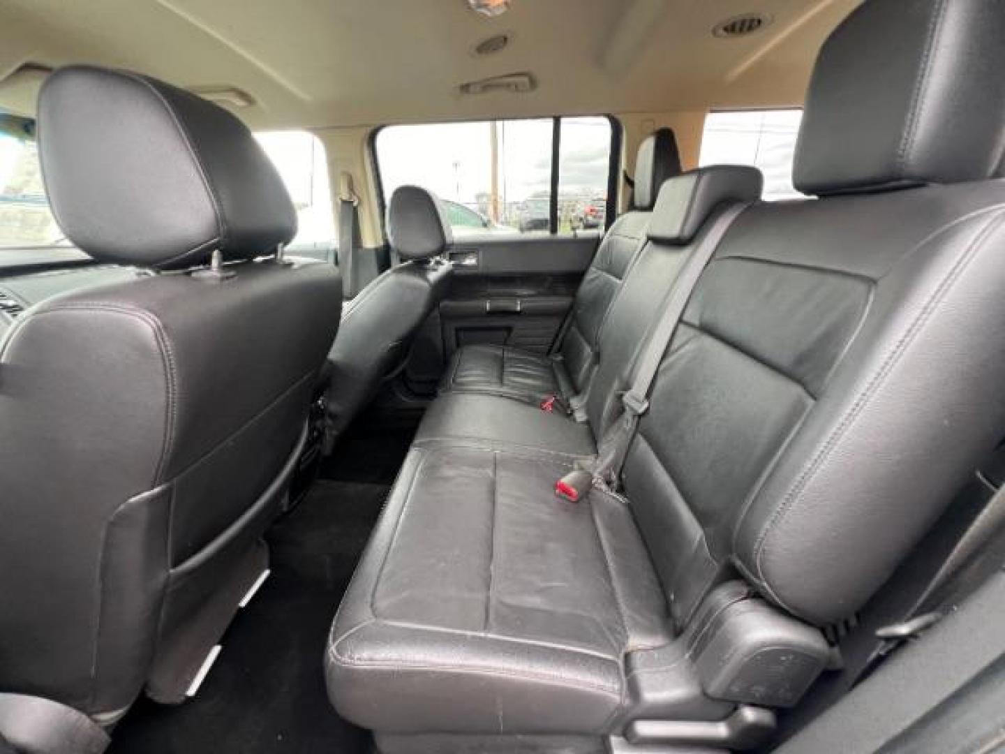 2016 Kona Blue Metallic Ford Flex SEL AWD (2FMHK6C86GB) with an 3.5L V6 DOHC 24V engine, 6-Speed Automatic Overdrive transmission, located at 1184 Kauffman Ave, Fairborn, OH, 45324, (937) 908-9800, 39.807072, -84.030914 - Photo#7