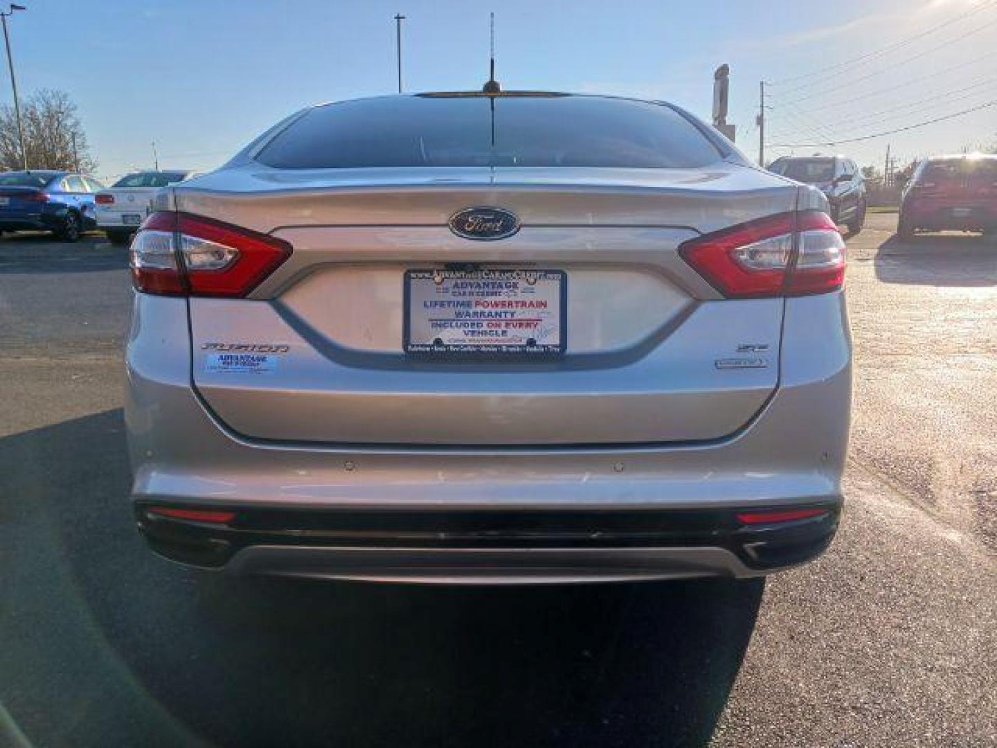 2016 Ingot Silver Metallic Ford Fusion SE (3FA6P0H99GR) with an 2.0L L4 DOHC 16V engine, 6-Speed Automatic transmission, located at 1230 East Main St, Xenia, OH, 45385, (937) 908-9800, 39.688026, -83.910172 - Photo#5