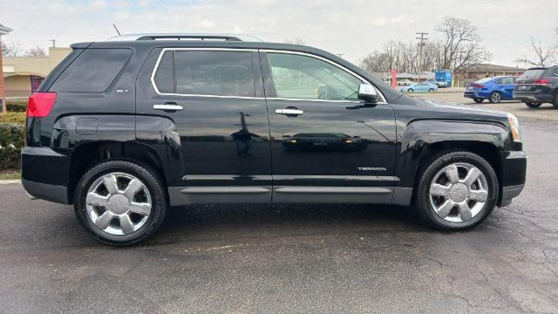 2016 Onyx Black GMC Terrain SLT FWD (2GKFLPE33G6) with an 3.6L V6 DOHC 24V engine, 6-Speed Automatic transmission, located at 880 E. National Road, Vandalia, OH, 45377, (937) 908-9800, 39.891918, -84.183594 - Photo#4