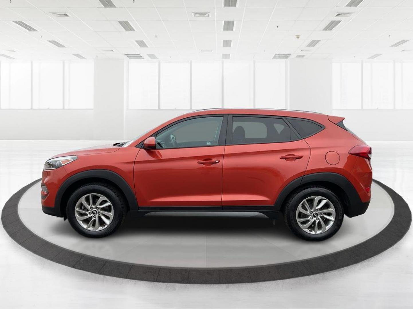 2016 Hyundai Tucson SE (KM8J33A41GU) with an Other engine, located at 1951 S Dayton Lakeview Rd., New Carlisle, OH, 45344, (937) 908-9800, 39.890999, -84.050255 - Photo#4