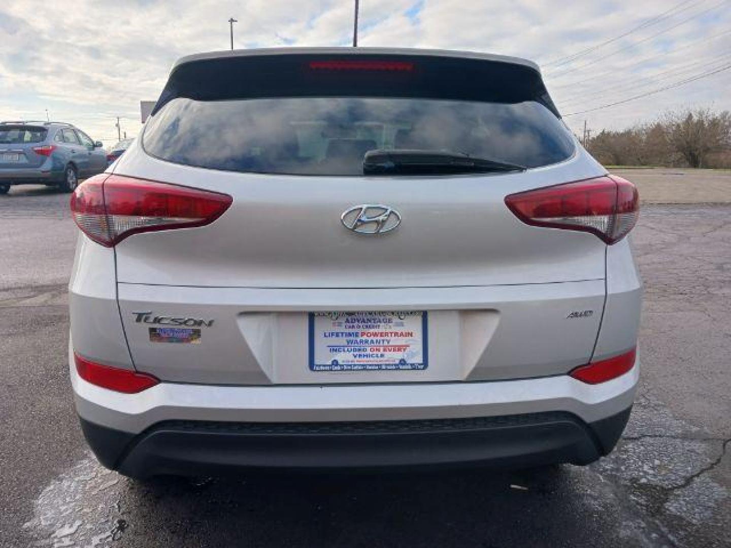 2016 Chromium Silver Hyundai Tucson SE w/Popular Package AWD (KM8J3CA48GU) with an 2.0L L4 DOHC 16V engine, 6-Speed Automatic transmission, located at 880 E. National Road, Vandalia, OH, 45377, (937) 908-9800, 39.891918, -84.183594 - Photo#5