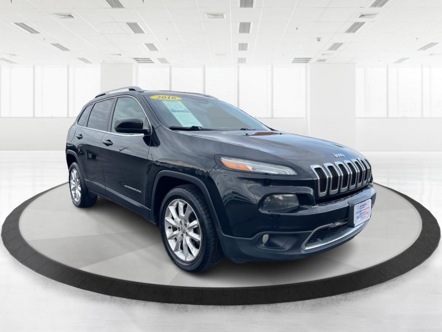 2016 Jeep Cherokee Limited FWD (1C4PJLDBXGW) with an 2.4L L4 DOHC 16V engine, 9-Speed Automatic transmission, located at 4508 South Dixie Dr, Moraine, OH, 45439, (937) 908-9800, 39.689976, -84.218452 - 2016 Jeep Cherokee Limited FWD - Photo#0