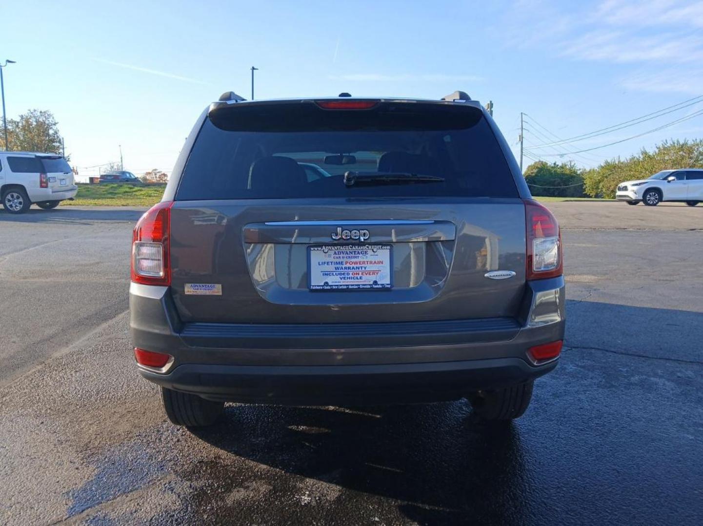 2016 Gray Jeep Compass Latitude FWD (1C4NJCEB4GD) with an 2.4L L4 DOHC 16V engine, CVT transmission, located at 880 E. National Road, Vandalia, OH, 45377, (937) 908-9800, 39.891918, -84.183594 - Photo#3