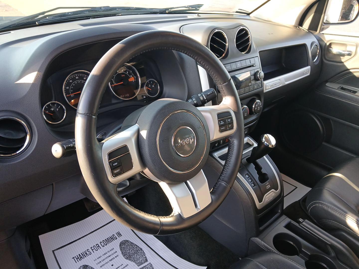 2016 Jeep Compass Latitude FWD (1C4NJCEB4GD) with an 2.4L L4 DOHC 16V engine, Continuously Variable Transmission transmission, located at 1230 East Main St, Xenia, OH, 45385, (937) 908-9800, 39.688026, -83.910172 - Photo#8