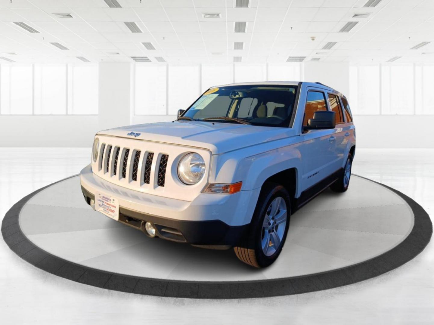 2016 Jeep Patriot Latitude 2WD (1C4NJPFA5GD) with an 2.0L L4 DOHC 16V engine, located at 1230 East Main St, Xenia, OH, 45385, (937) 908-9800, 39.688026, -83.910172 - 2016 Jeep Patriot Latitude 2WD - Photo#7