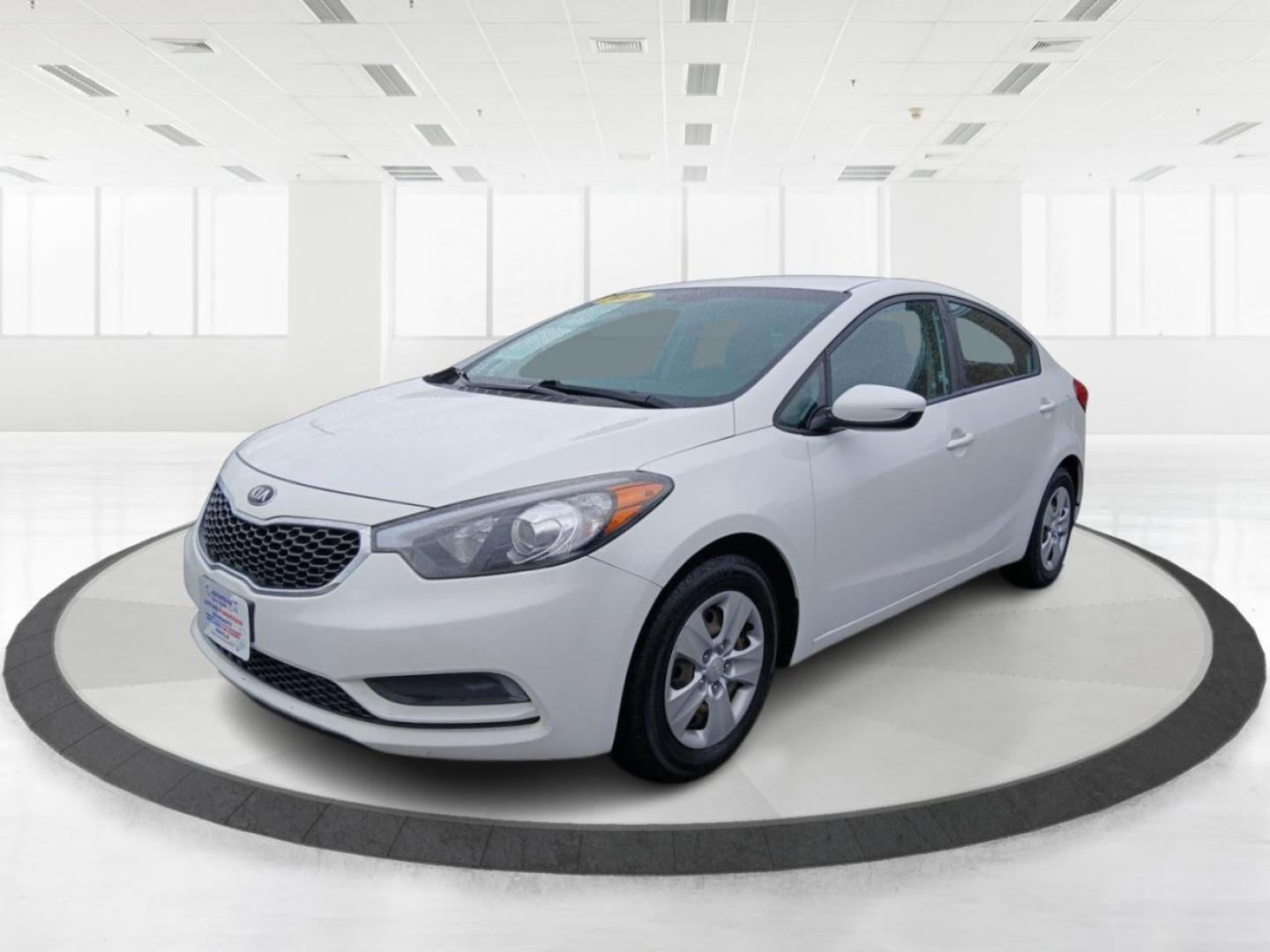 2016 Snow White Pearl Kia Forte LX w/Popular Package (KNAFK4A60G5) with an 1.8L L4 DOHC 16V engine, located at 880 E. National Road, Vandalia, OH, 45377, (937) 908-9800, 39.891918, -84.183594 - Photo#7