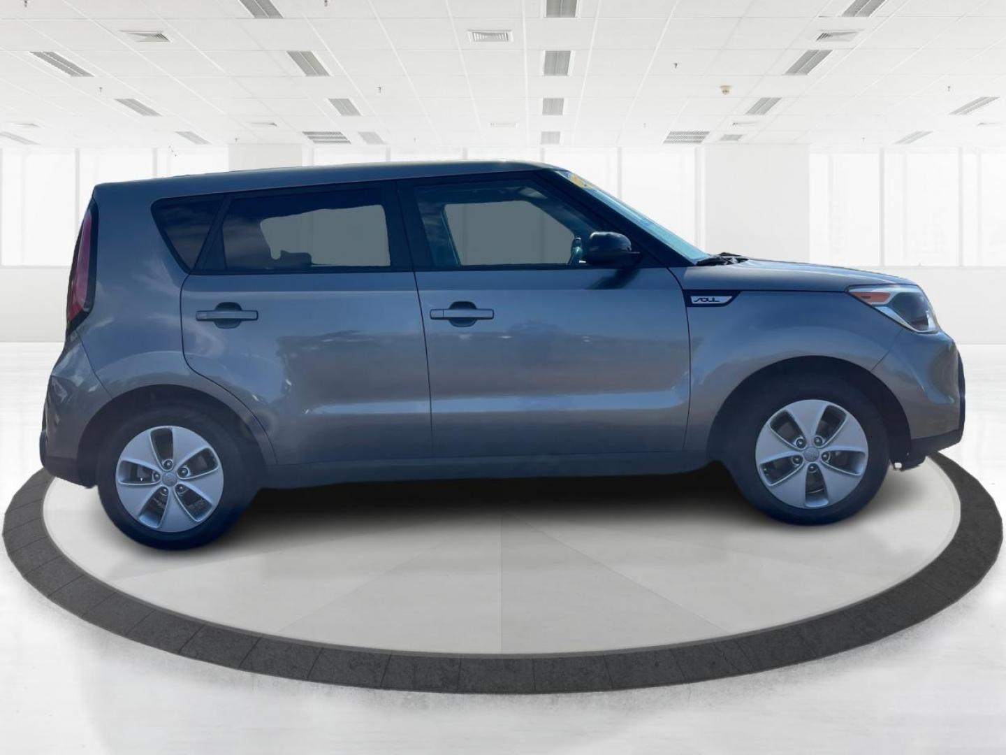 2016 Titanium Gray Kia Soul Base 6A (KNDJN2A20G7) with an 1.6L L4 DOHC 16V engine, 6-Speed Automatic transmission, located at 401 Woodman Dr, Riverside, OH, 45431, (937) 908-9800, 39.760899, -84.123421 - Photo#1