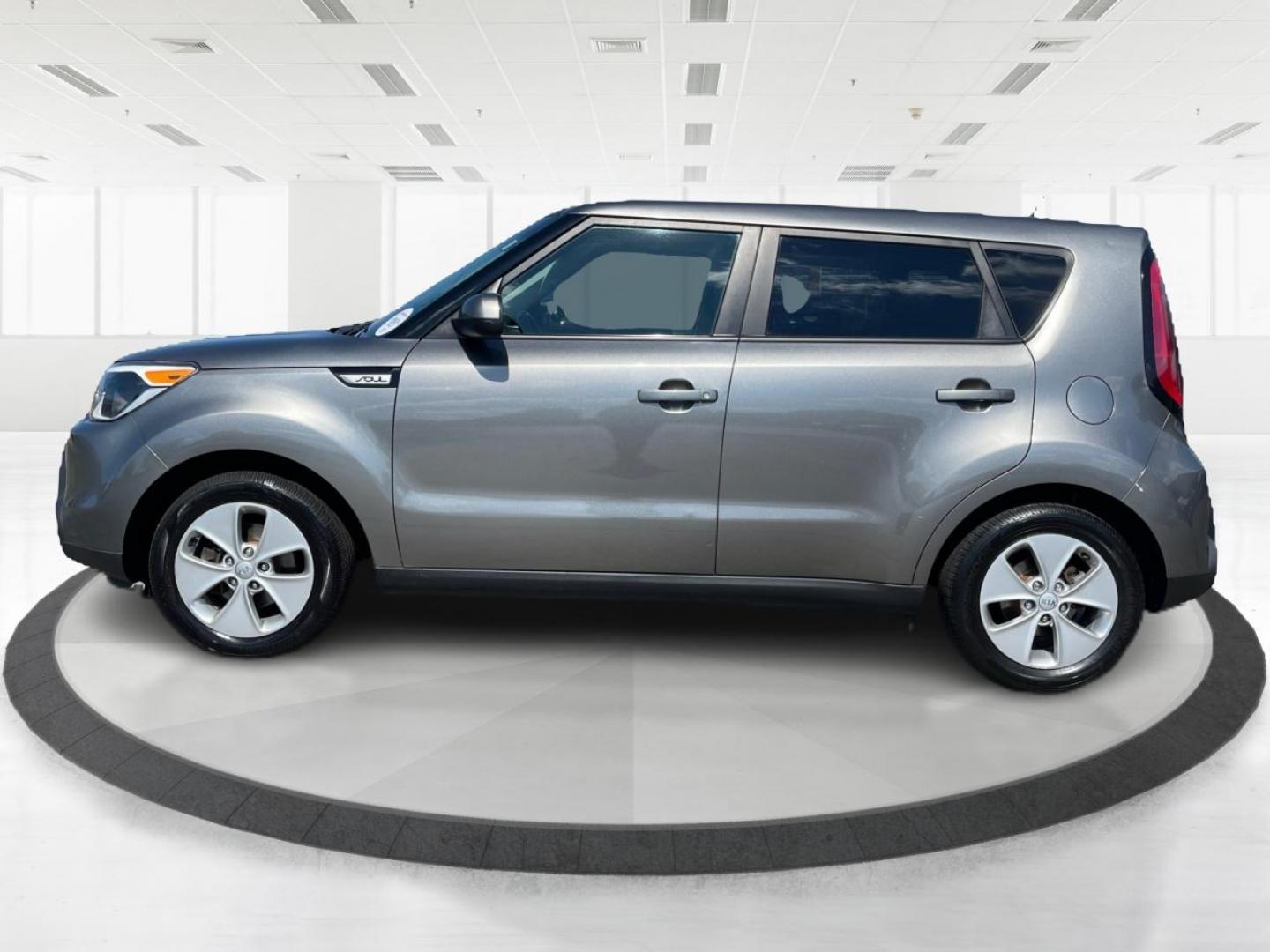 2016 Titanium Gray Kia Soul Base 6A (KNDJN2A20G7) with an 1.6L L4 DOHC 16V engine, 6-Speed Automatic transmission, located at 401 Woodman Dr, Riverside, OH, 45431, (937) 908-9800, 39.760899, -84.123421 - Photo#5