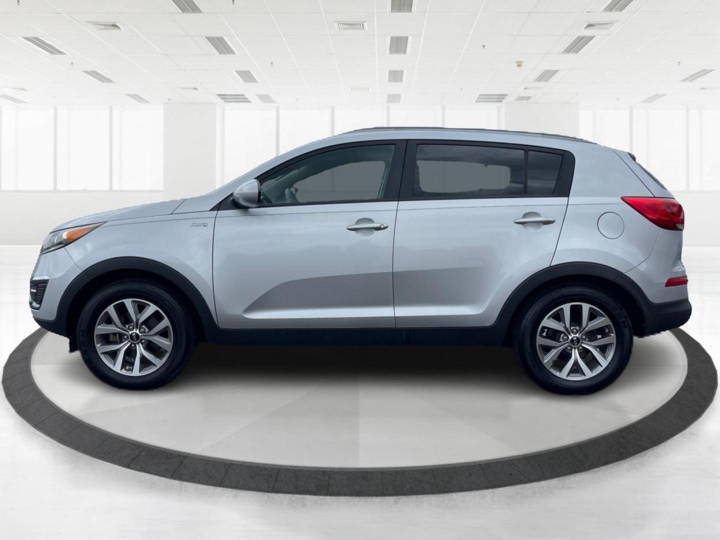 2016 Bright Silver Kia Sportage LX AWD (KNDPBCAC3G7) with an 2.4L V6 DOHC 24V engine, 6-Speed Automatic transmission, located at 1951 S Dayton Lakeview Rd., New Carlisle, OH, 45344, (937) 908-9800, 39.890999, -84.050255 - Photo#5