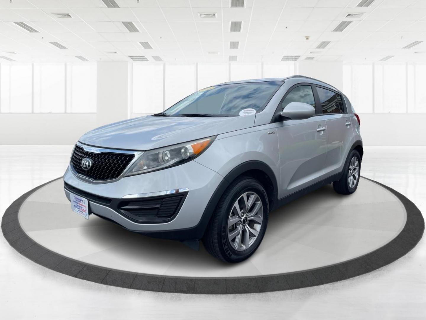 2016 Bright Silver Kia Sportage (KNDPBCAC3G7) with an 2.4L V6 DOHC 24V engine, 6-Speed Automatic transmission, located at 1951 S Dayton Lakeview Rd., New Carlisle, OH, 45344, (937) 908-9800, 39.890999, -84.050255 - Photo#7