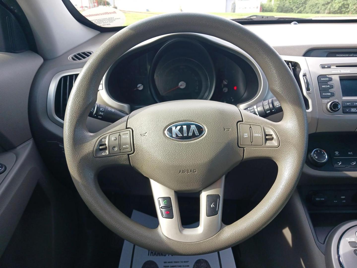 2016 Clear White Kia Sportage (KNDPBCAC3G7) with an 2.4L V6 DOHC 24V engine, 6-Speed Automatic transmission, located at 1951 S Dayton Lakeview Rd., New Carlisle, OH, 45344, (937) 908-9800, 39.890999, -84.050255 - Photo#15