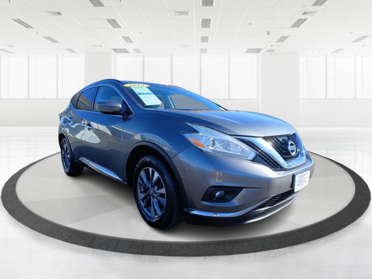 2016 Gun Metallic Nissan Murano Platinum FWD (5N1AZ2MG2GN) with an 3.5L V6 DOHC 24V engine, CVT transmission, located at 1184 Kauffman Ave, Fairborn, OH, 45324, (937) 908-9800, 39.807072, -84.030914 - Photo#0