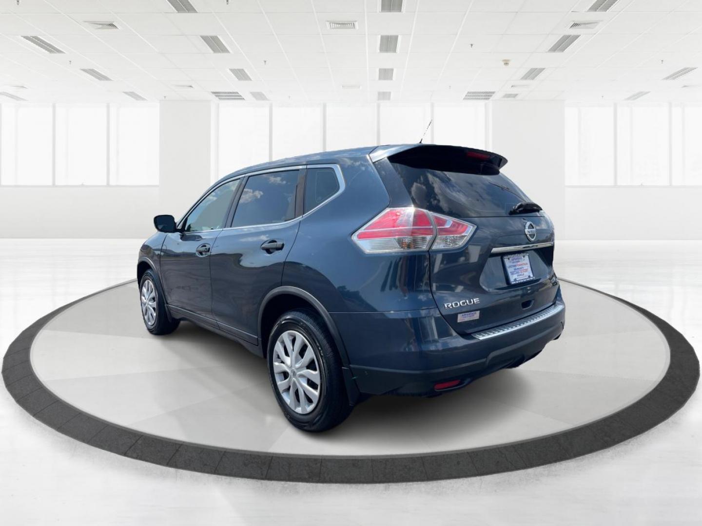 2016 Arctic Blue Metallic Nissan Rogue SV AWD (KNMAT2MVXGP) with an 2.5L L4 DOHC 16V engine, CVT transmission, located at 1099 N County Rd 25A , Troy, OH, 45373, (937) 908-9800, 40.057079, -84.212883 - Photo#4