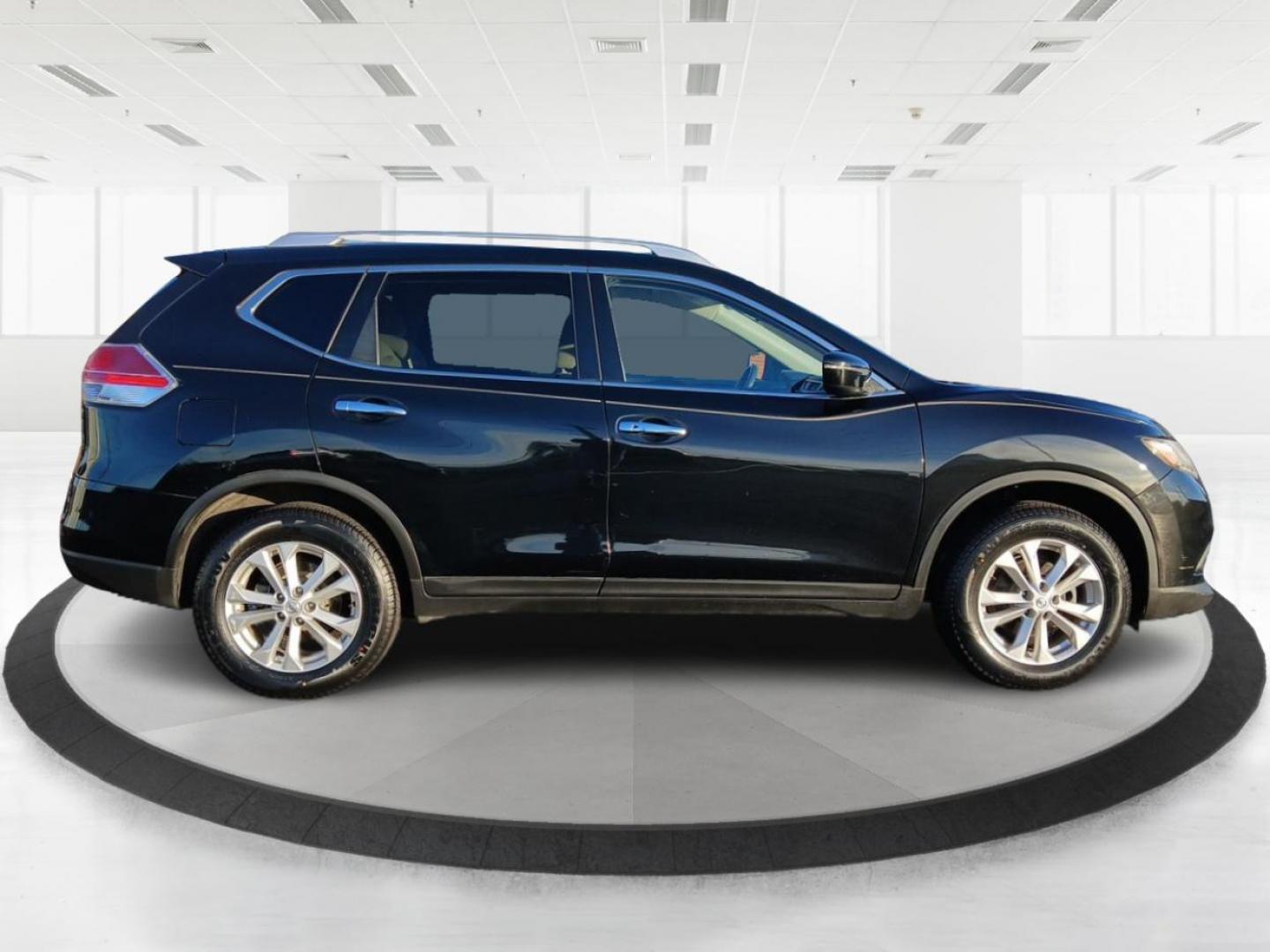 2016 Nissan Rogue SV AWD (KNMAT2MV6GP) with an 2.5L L4 DOHC 16V engine, Continuously Variable Transmission transmission, located at 1230 East Main St, Xenia, OH, 45385, (937) 908-9800, 39.688026, -83.910172 - 2016 Nissan Rogue SV AWD - Photo#1