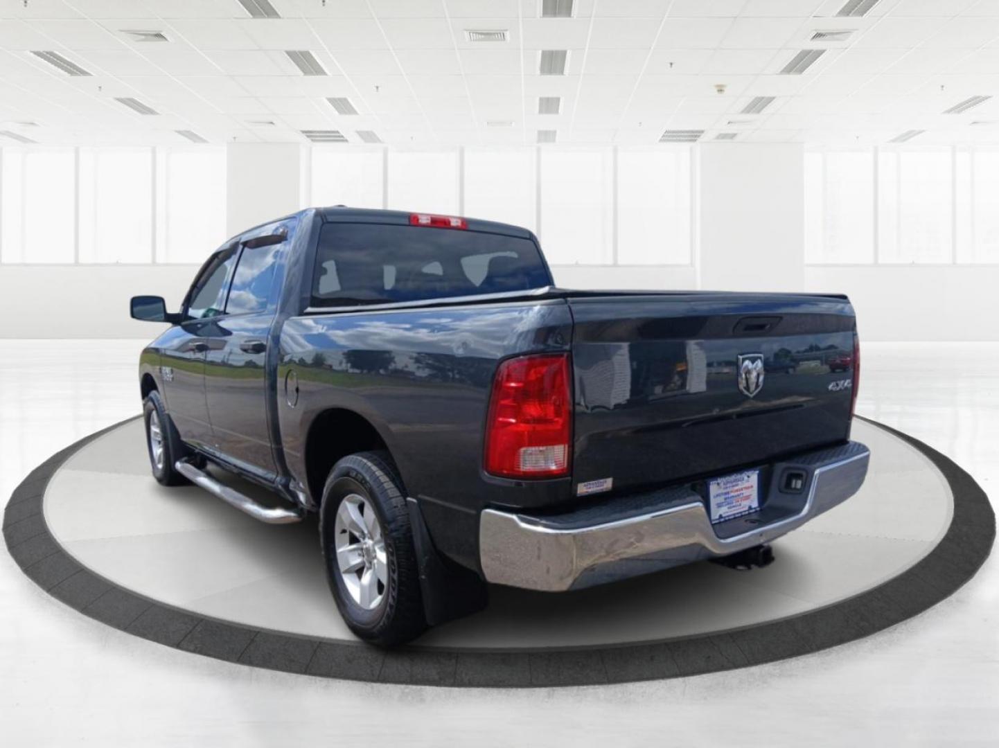 2016 Gray RAM 1500 SSV Crew Cab SWB 4WD (1C6RR7XT5GS) with an 5.7L V8 OHV 16V engine, 6A transmission, located at 1951 S Dayton Lakeview Rd., New Carlisle, OH, 45344, (937) 908-9800, 39.890999, -84.050255 - Photo#4