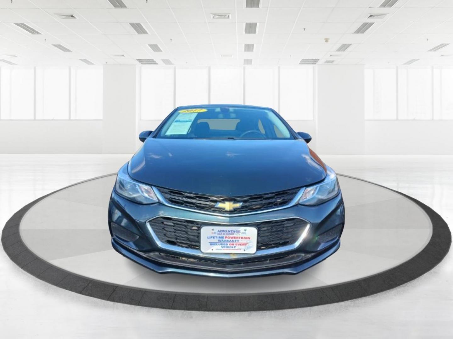 2017 Chevrolet Cruze LT Auto (3G1BE5SM0HS) with an 1.4L L4 DOHC 16V TURBO engine, 6-Speed Automatic transmission, located at 1184 Kauffman Ave, Fairborn, OH, 45324, (937) 908-9800, 39.807072, -84.030914 - Photo#4