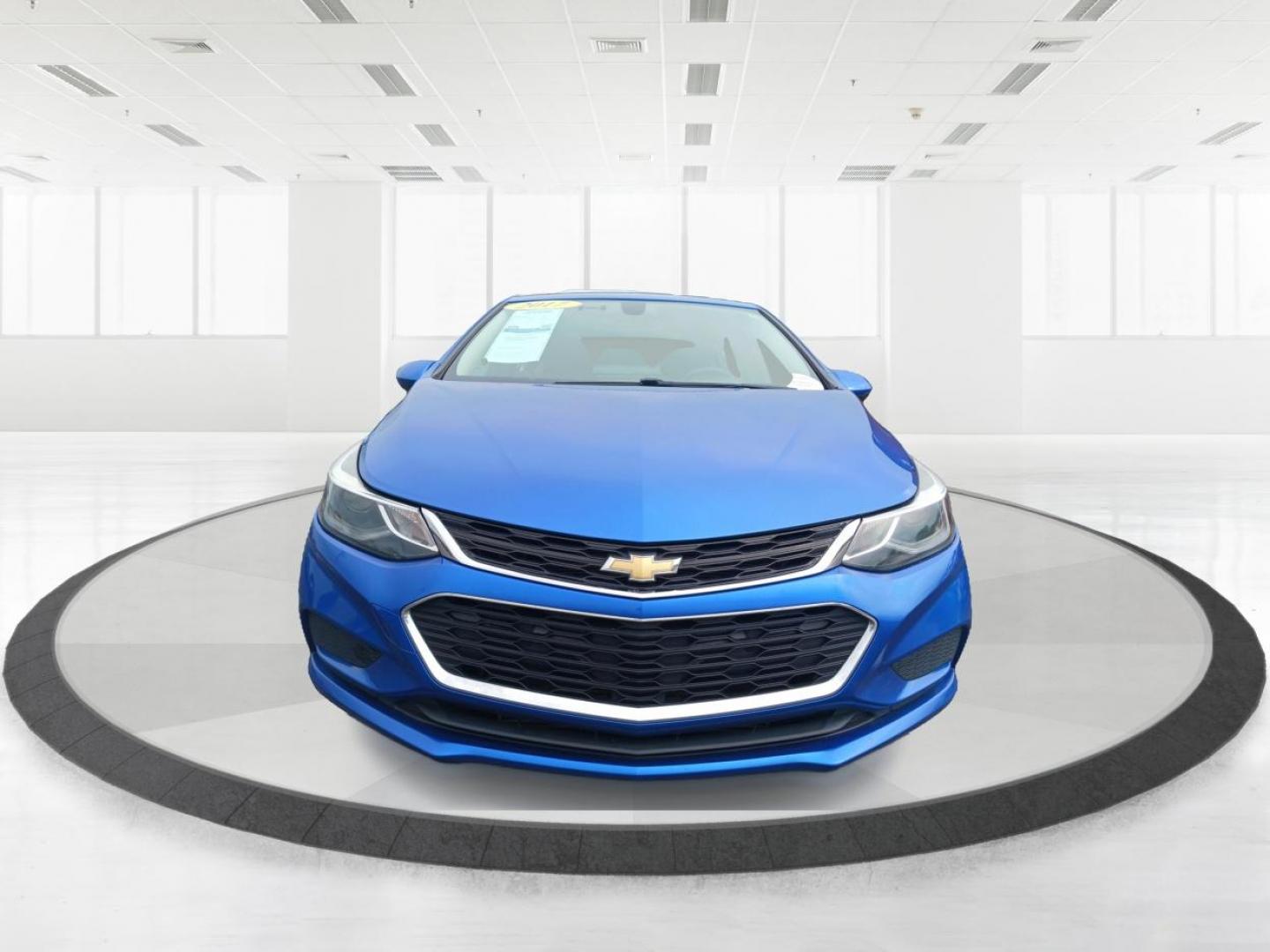 2017 Kinetic Blue Metallic Chevrolet Cruze LT Auto (1G1BE5SM3H7) with an 1.4L L4 DOHC 16V TURBO engine, 6A transmission, located at 1951 S Dayton Lakeview Rd., New Carlisle, OH, 45344, (937) 908-9800, 39.890999, -84.050255 - Photo#6