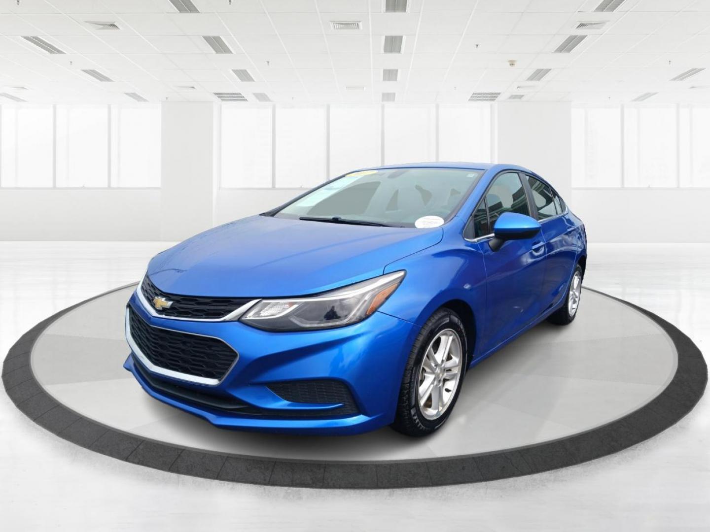 2017 Kinetic Blue Metallic Chevrolet Cruze LT Auto (1G1BE5SM3H7) with an 1.4L L4 DOHC 16V TURBO engine, 6A transmission, located at 1951 S Dayton Lakeview Rd., New Carlisle, OH, 45344, (937) 908-9800, 39.890999, -84.050255 - Photo#7