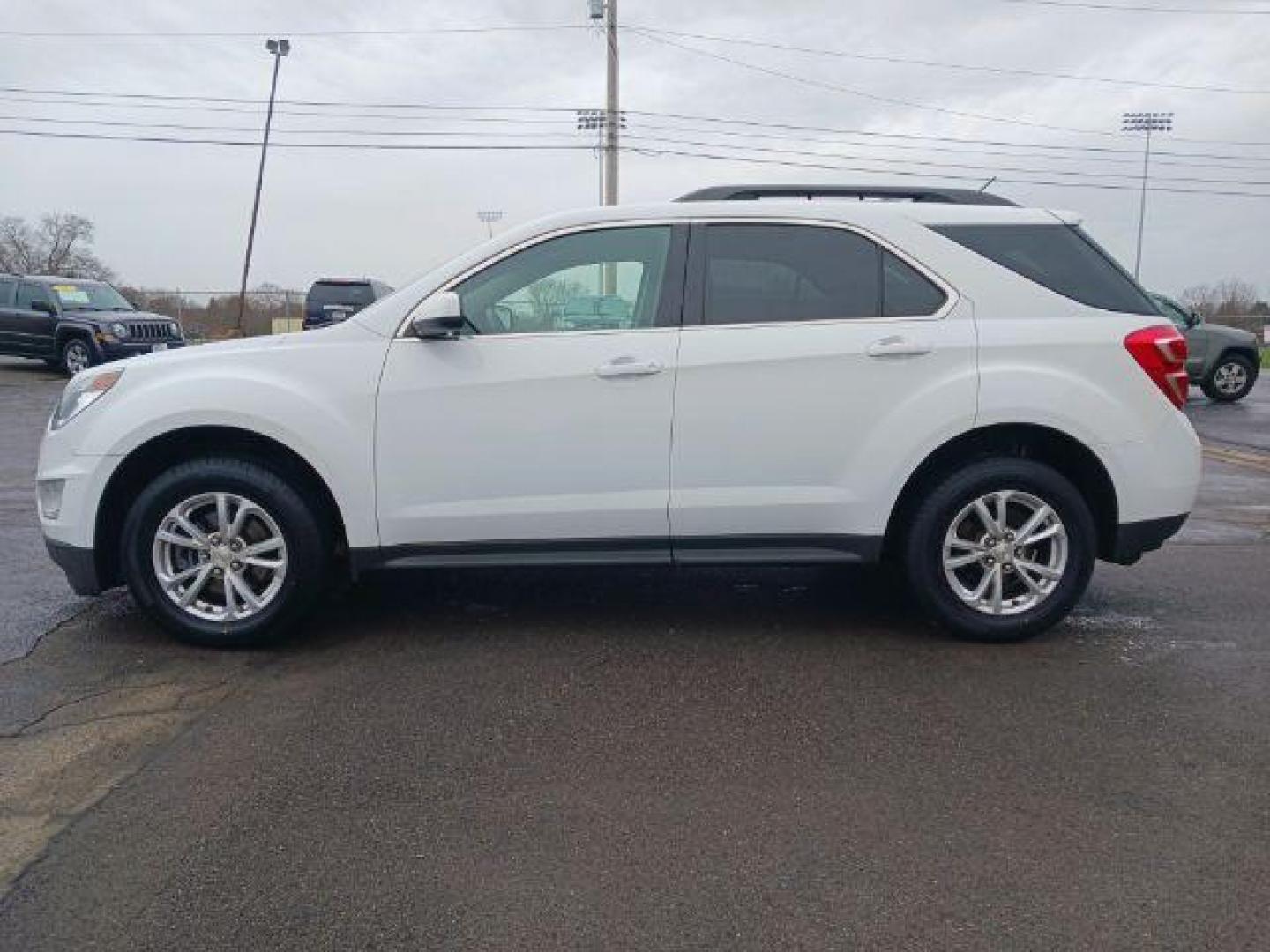 2017 Chevrolet Equinox LT 2WD (2GNALCEK8H1) with an 2.4L L4 DOHC 16V FFV engine, 6-Speed Automatic transmission, located at 1099 N County Rd 25A , Troy, OH, 45373, (937) 908-9800, 40.057079, -84.212883 - 2017 Chevrolet Equinox LT 2WD - Photo#15