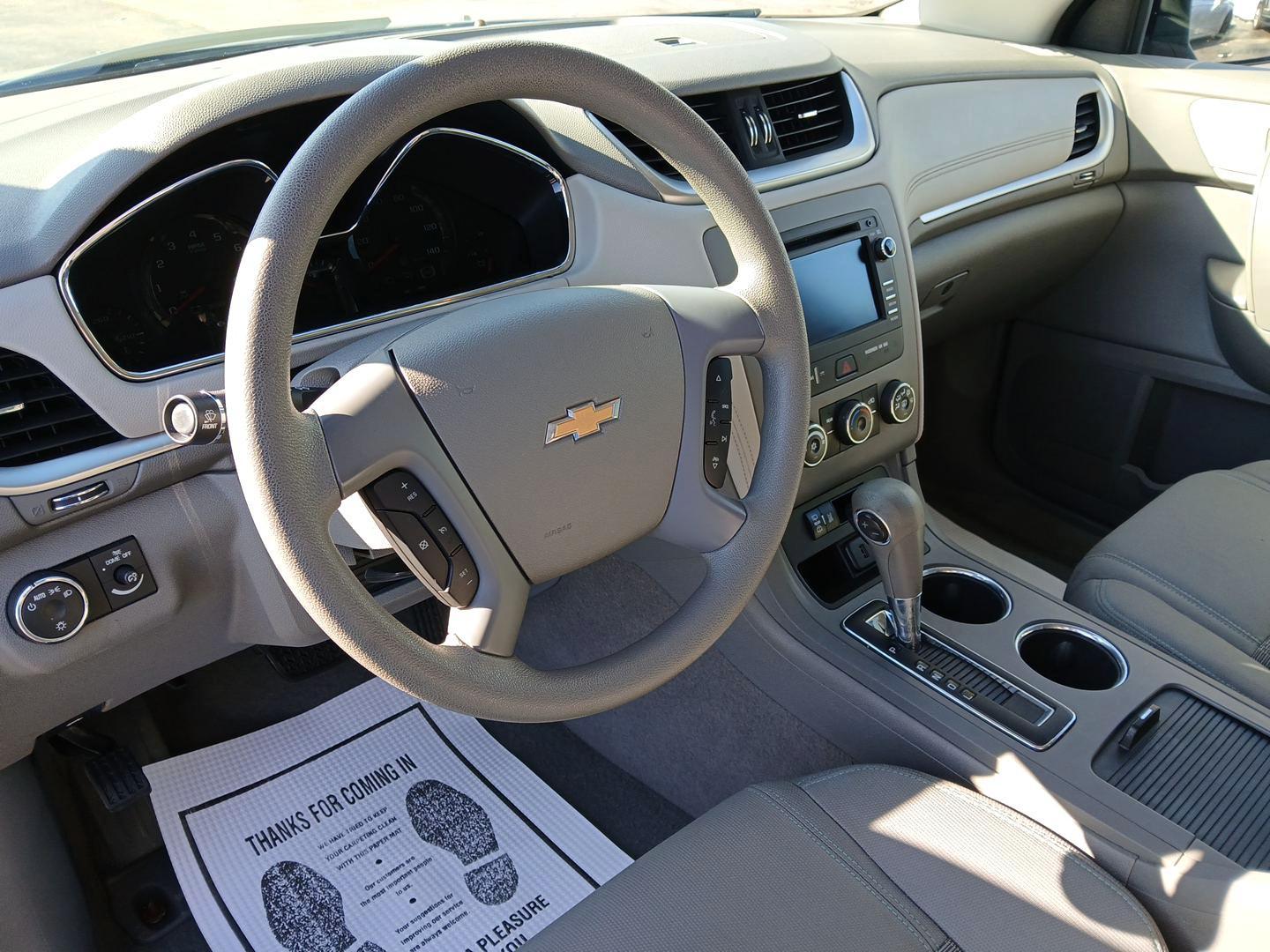 2017 Silver Ice Metallic Chevrolet Traverse LS AWD w/PDC (1GNKVFED0HJ) with an 3.6L V6 DOHC 24V engine, 6A transmission, located at 4508 South Dixie Dr, Moraine, OH, 45439, (937) 908-9800, 39.689976, -84.218452 - Photo#8