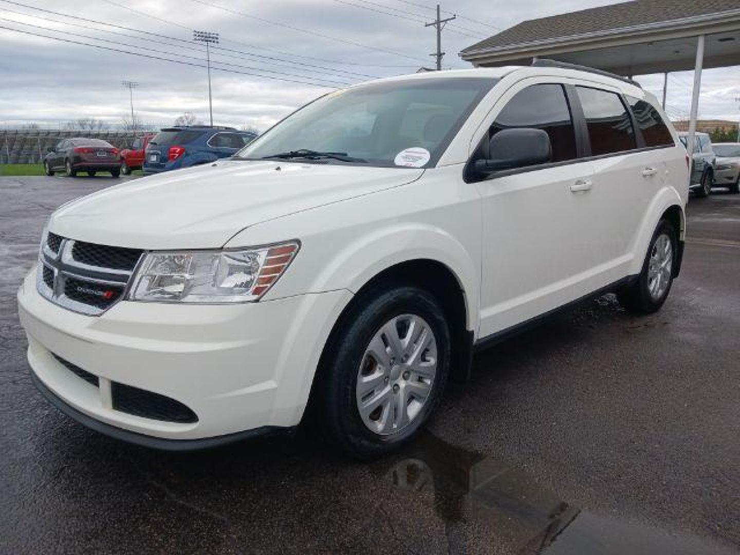 2017 White Dodge Journey SE (3C4PDCAB8HT) with an 2.4L L4 DOHC 16V engine, 4-Speed Automatic transmission, located at 1184 Kauffman Ave, Fairborn, OH, 45324, (937) 908-9800, 39.807072, -84.030914 - Photo#2