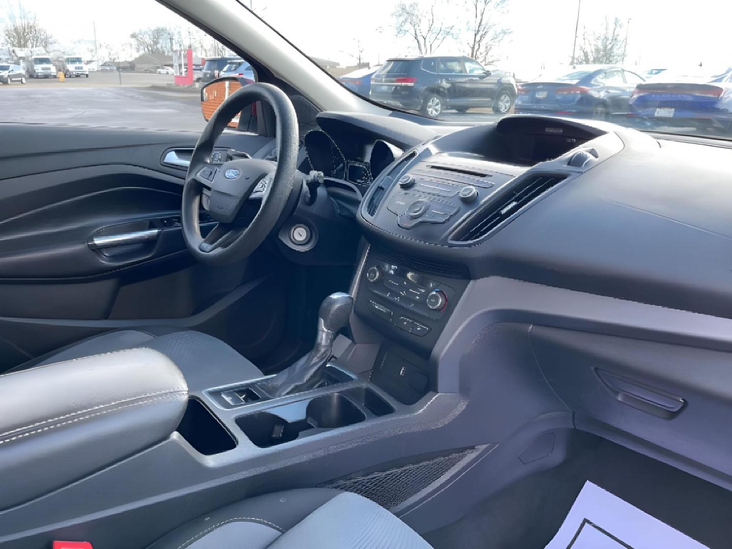 2017 Ruby Red Metallic Tinted Clearcoat Ford Escape SE 4WD (1FMCU9GD4HU) with an 1.5L L4 DOHC 16V engine, 6A transmission, located at 1184 Kauffman Ave, Fairborn, OH, 45324, (937) 908-9800, 39.807072, -84.030914 - Photo#7