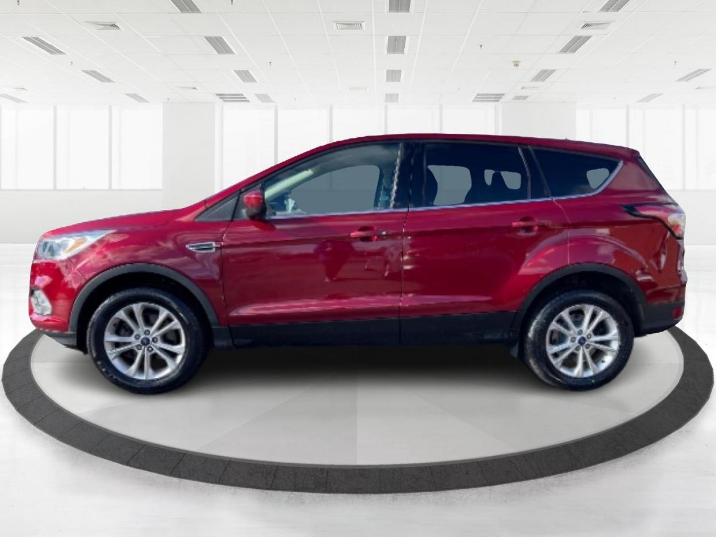 2017 Ruby Red Metallic Tinted Clearcoat Ford Escape SE 4WD (1FMCU9GD4HU) with an 1.5L L4 DOHC 16V engine, 6A transmission, located at 1184 Kauffman Ave, Fairborn, OH, 45324, (937) 908-9800, 39.807072, -84.030914 - Photo#7